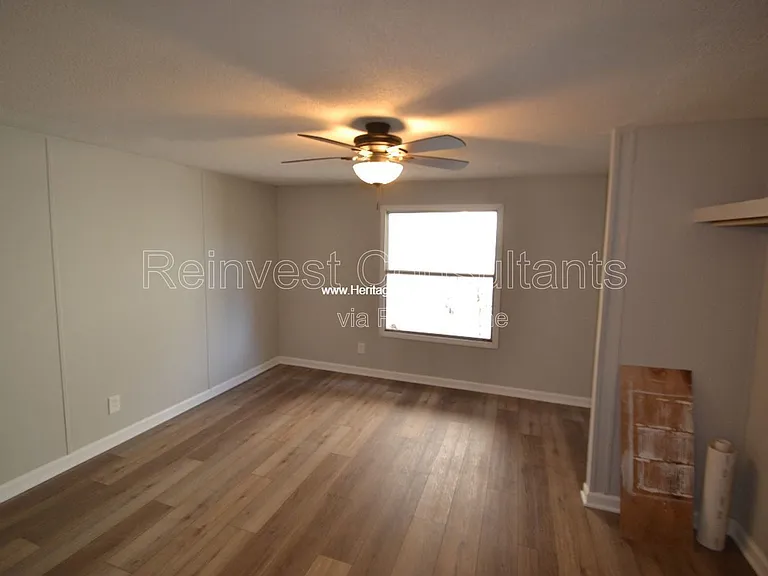 11049 Stephens Rd — Photo 4