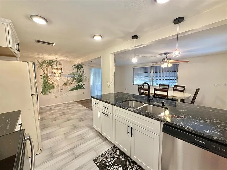 7434 Neva Ln — Photo 6