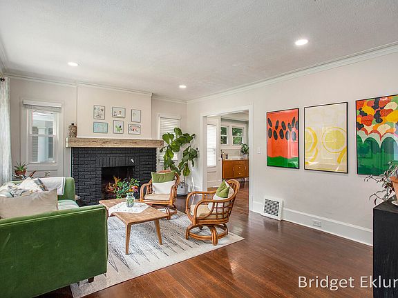 3rd image of 843 Calvin Ave SE