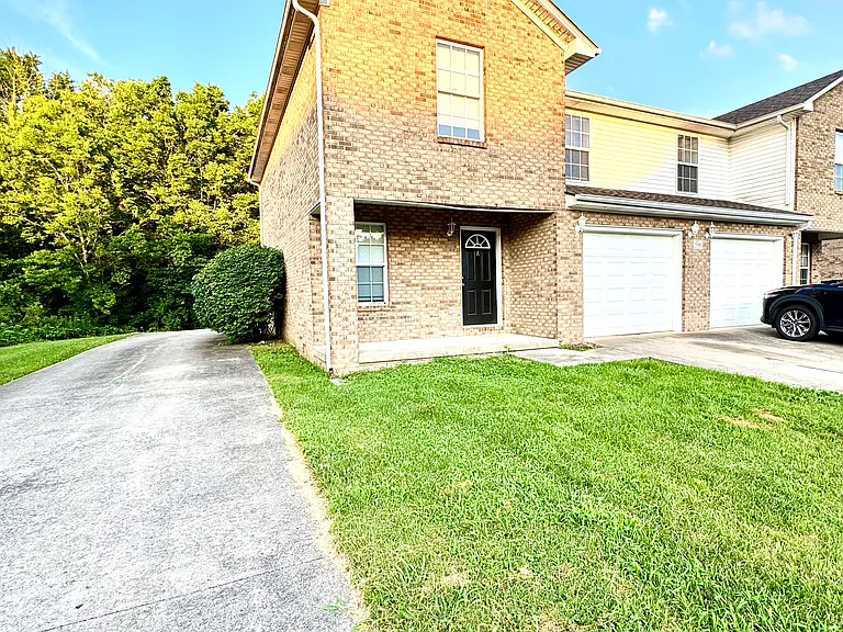 586 Hampton Way #1 — Photo 25