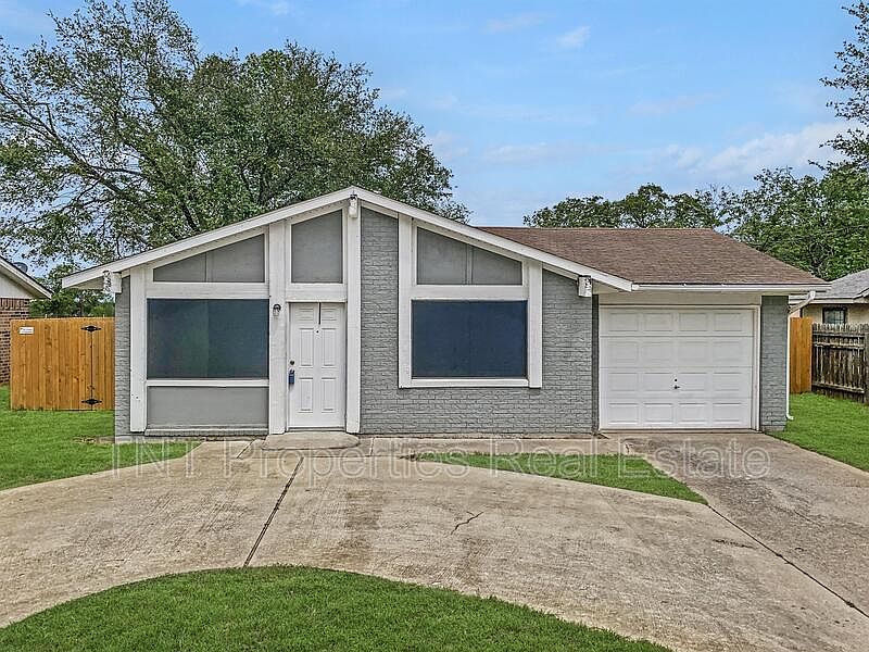 1st image of 108 Missionary Cir