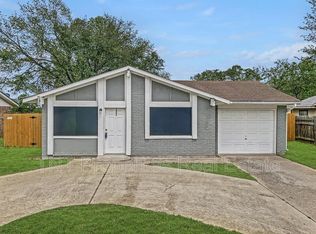 108 Missionary Cir, Hearne, TX 77859