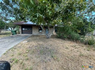 110 Weldon St, Cuero, TX 77954
