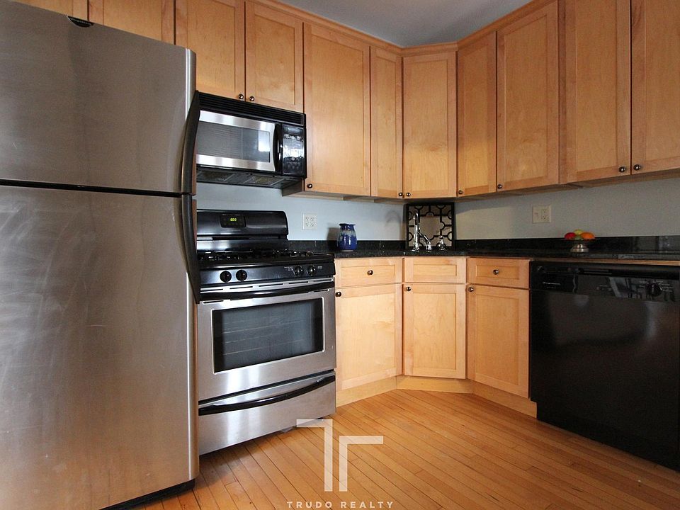 1st image of 4808 N Paulina St #6