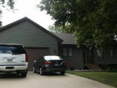 5030 Charter Oak Ln SE, Cedar Rapids, IA, 52403