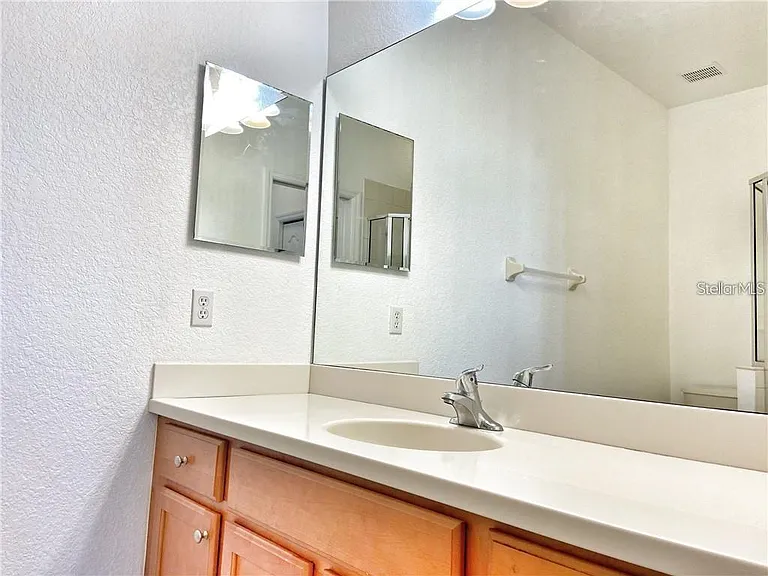 915 Fairwaycove Ln #208 — Photo 17