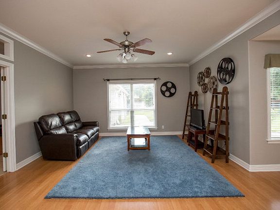 4th image of 408 Woodway Dr
