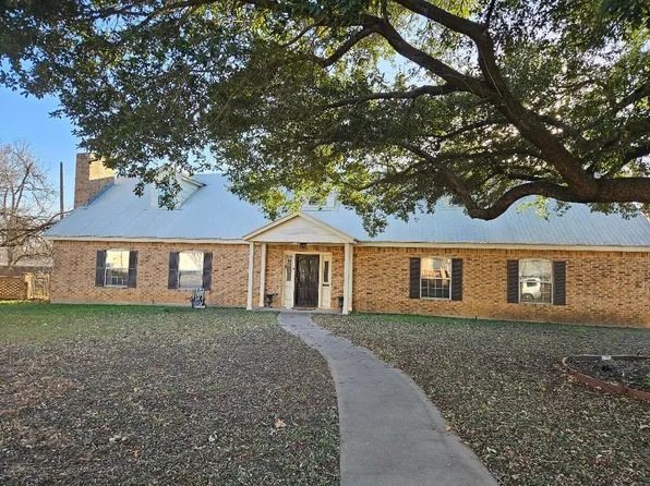 710 N Avenue C, Elgin, TX 78621