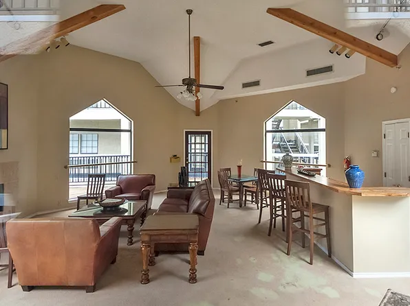 4800 W Lovers Ln, Dallas, TX