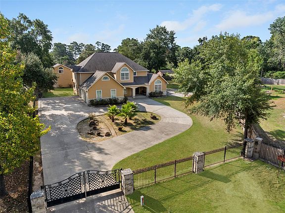 2nd image of 721 Oak Hill Ln