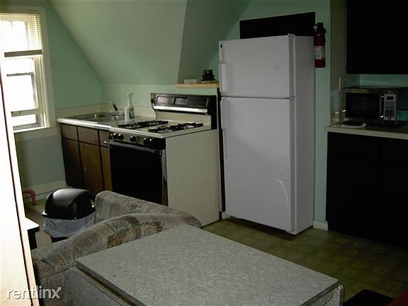 825 EU, #5 Kitchen