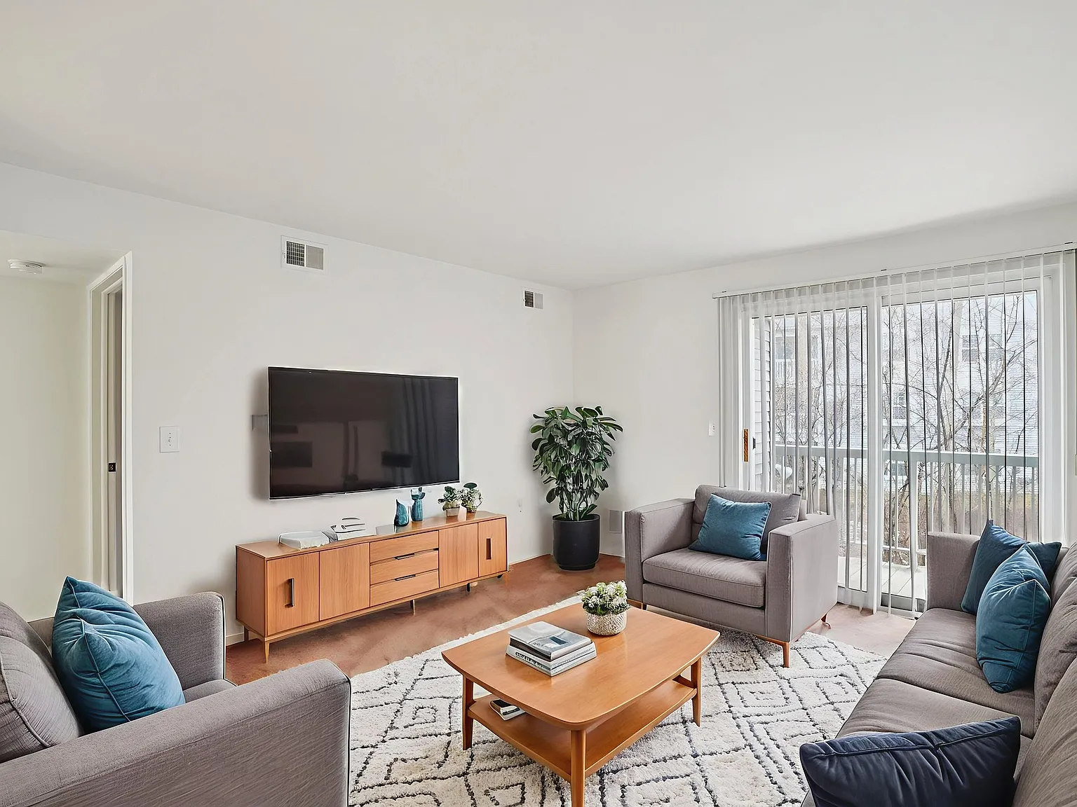 Brookwood Apartments — Photo 2