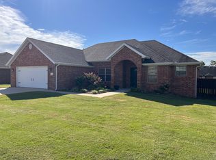 701 Custer St, Prairie Grove, AR 72753