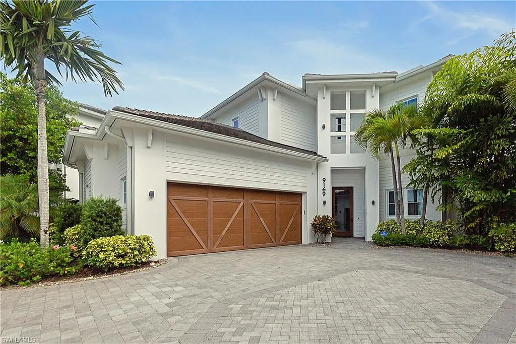 4 bed, 4.5 bath, 3256 sqft, $17,500 — Photo 1