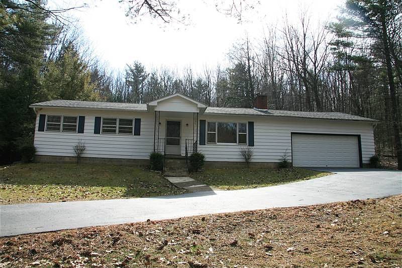 1st image of 17 Hemlock Grove Ln