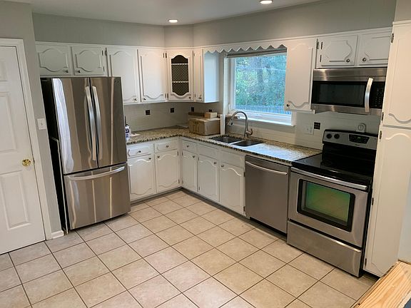 4th image of 7710 Biscayne Ct