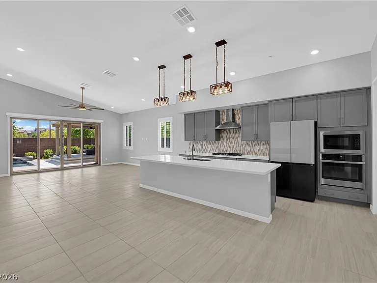 11909 Pippa Ave — Photo 4