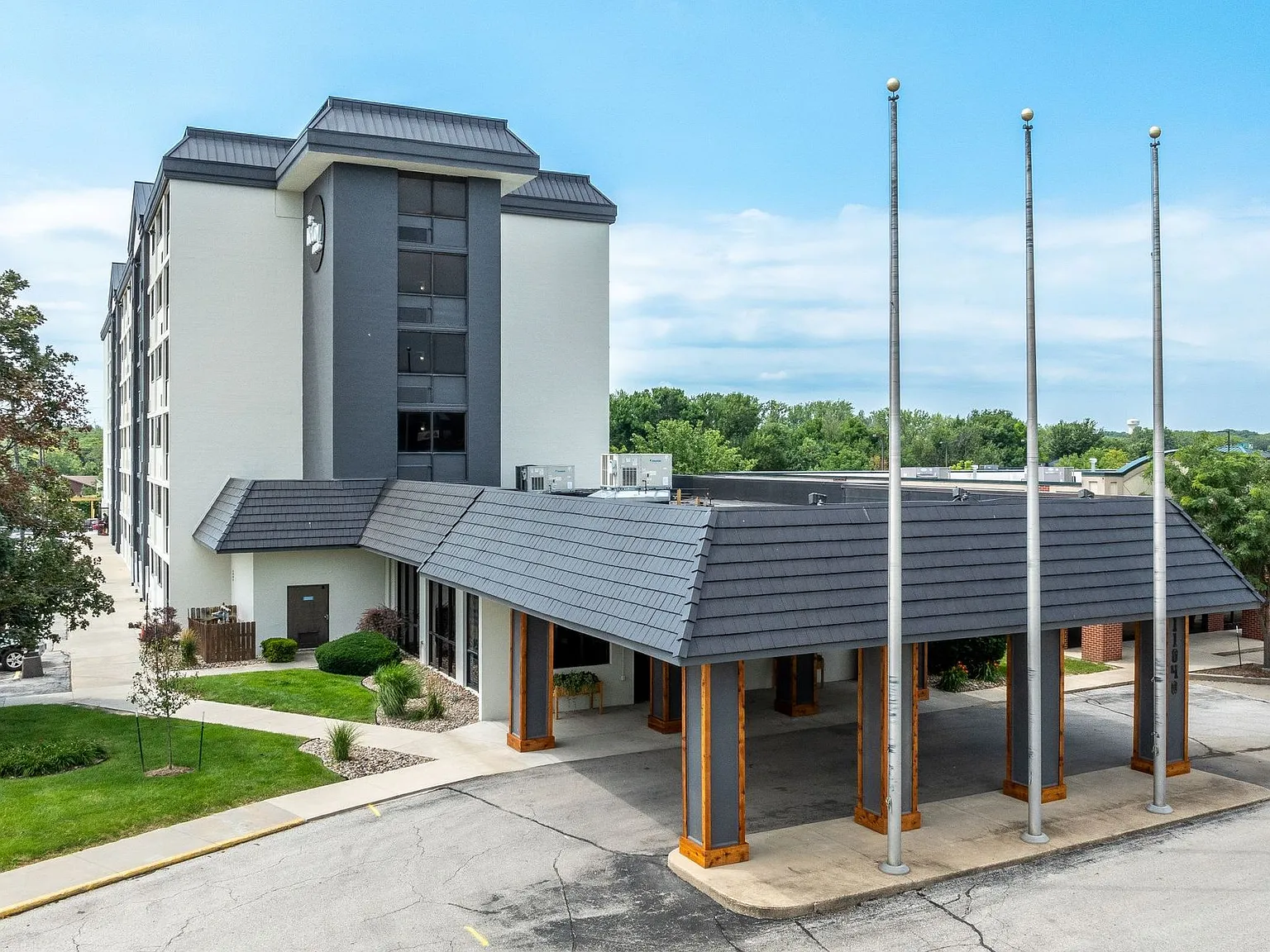 The McCoy at 8035 Apartments - Clive — Photo 2