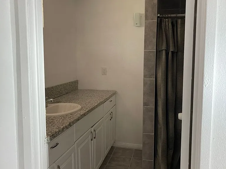 1395 N Pennsylvania Ave — Photo 30