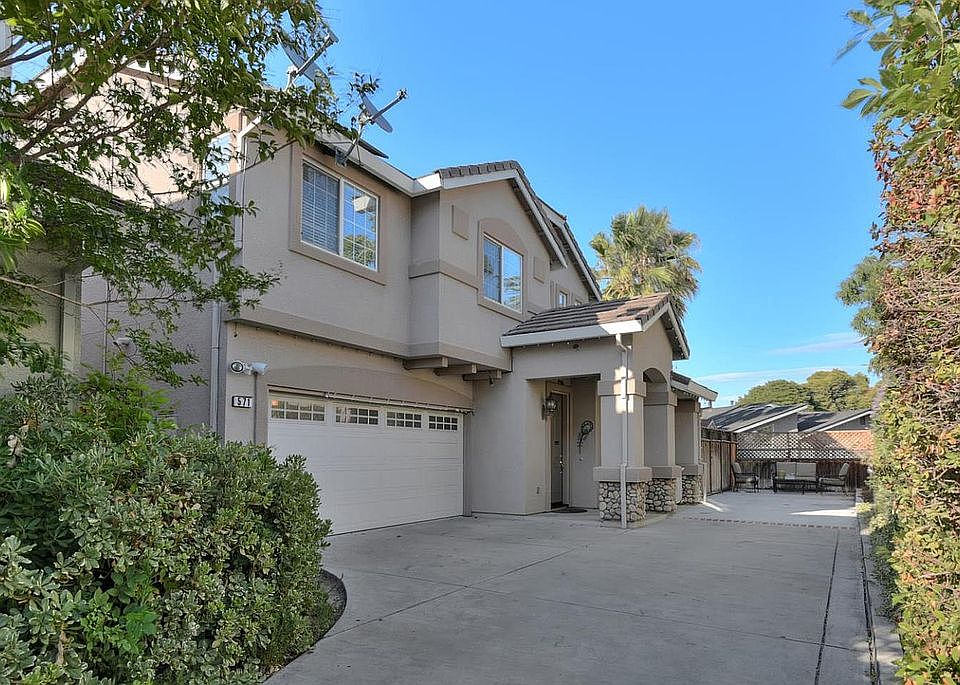 1st image of 571 Fanelli Ct