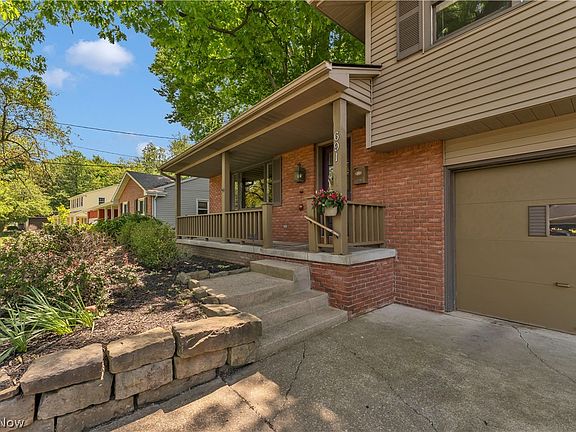 5th image of 691 Oakridge Dr