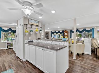 162 Tara Dr, Tavares, FL 32778