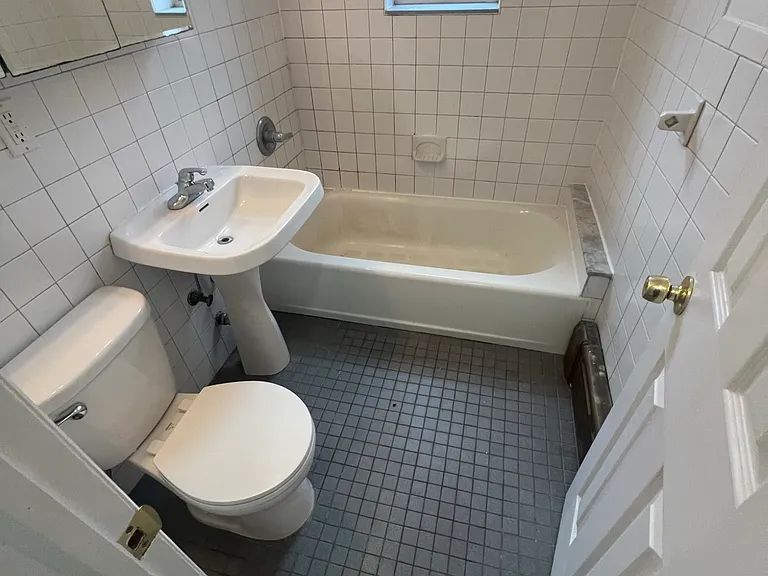 22-67 27th St #3 — Photo 25