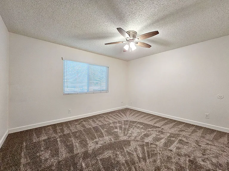 Summit Creek Apartments — Photo 25
