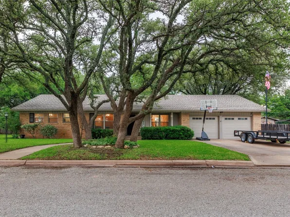 2108 S High St, Brady, TX 76825