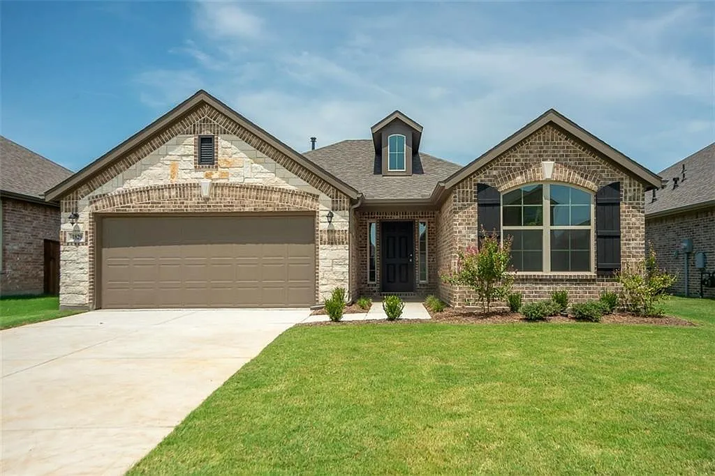 3 bed, 1711 sqft, $2,299 — Photo 1