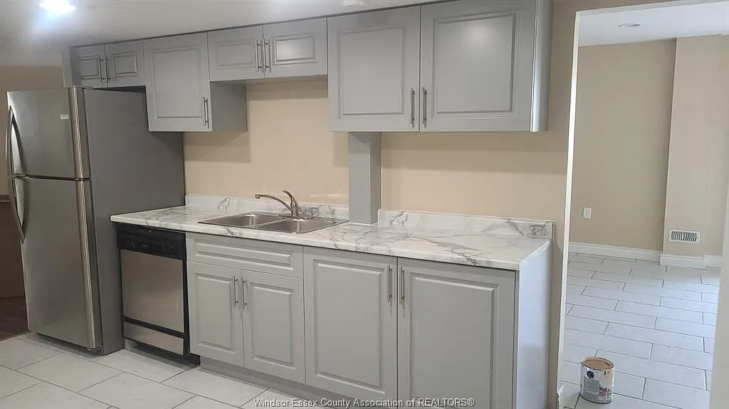 2 bed, $1,600 — Photo 4
