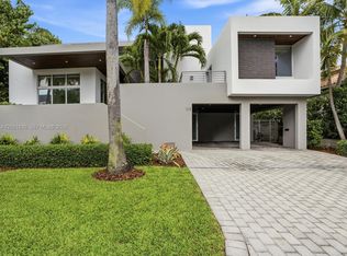 125 Hampton Ln, Key Biscayne, FL 33149