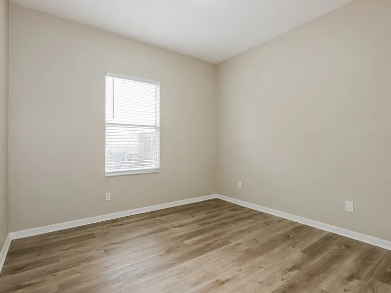 13417 Silvercreek Dr — Photo 13