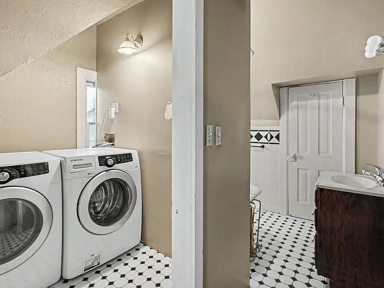 46 S Lincoln St — Photo 18
