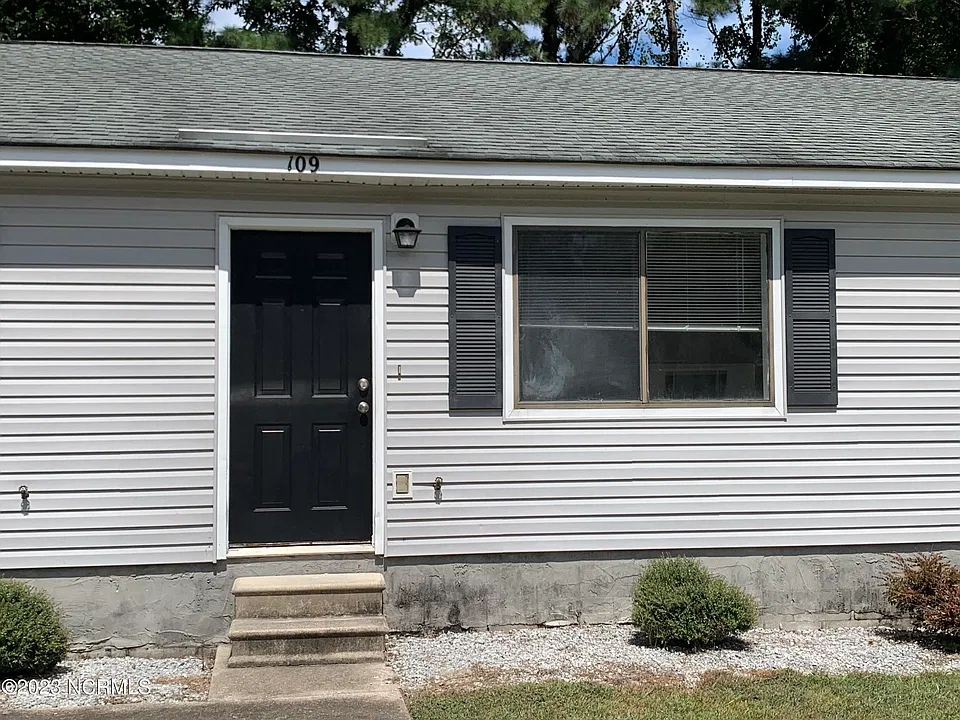 109 Easy St