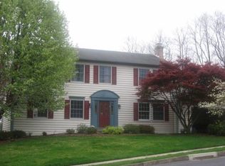 811 Ridgewood Dr, Mechanicsburg, PA 17050