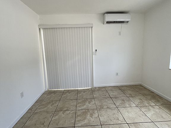 3rd image of 14280 NE 6th Ave APT 2