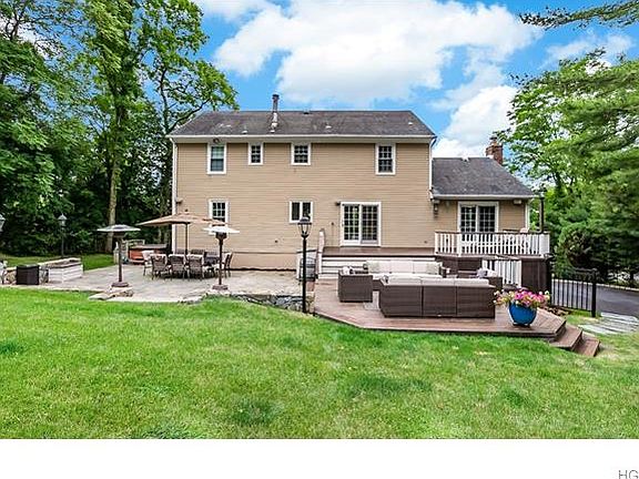 3rd image of 5 Heritage Dr