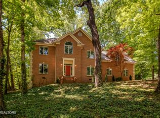 701 Hampton Roads Dr, Knoxville, TN 37934