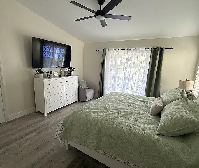 7050 Lone Oak Blvd — Photo 2