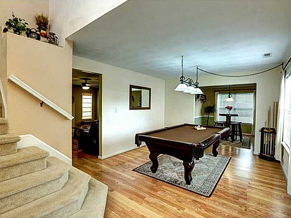 3rd image of 529 Sandy Lake Ct