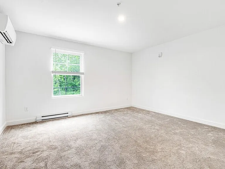 Winchester Woods Apartments — Photo 37