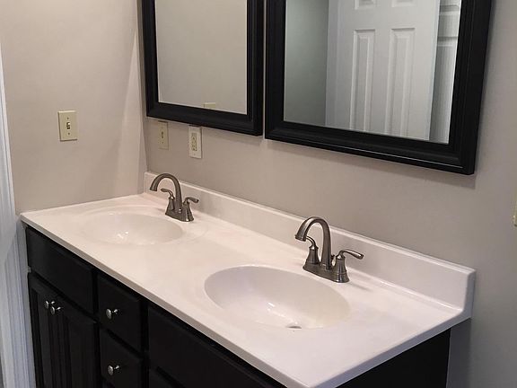 Nice size bath with double sink!
