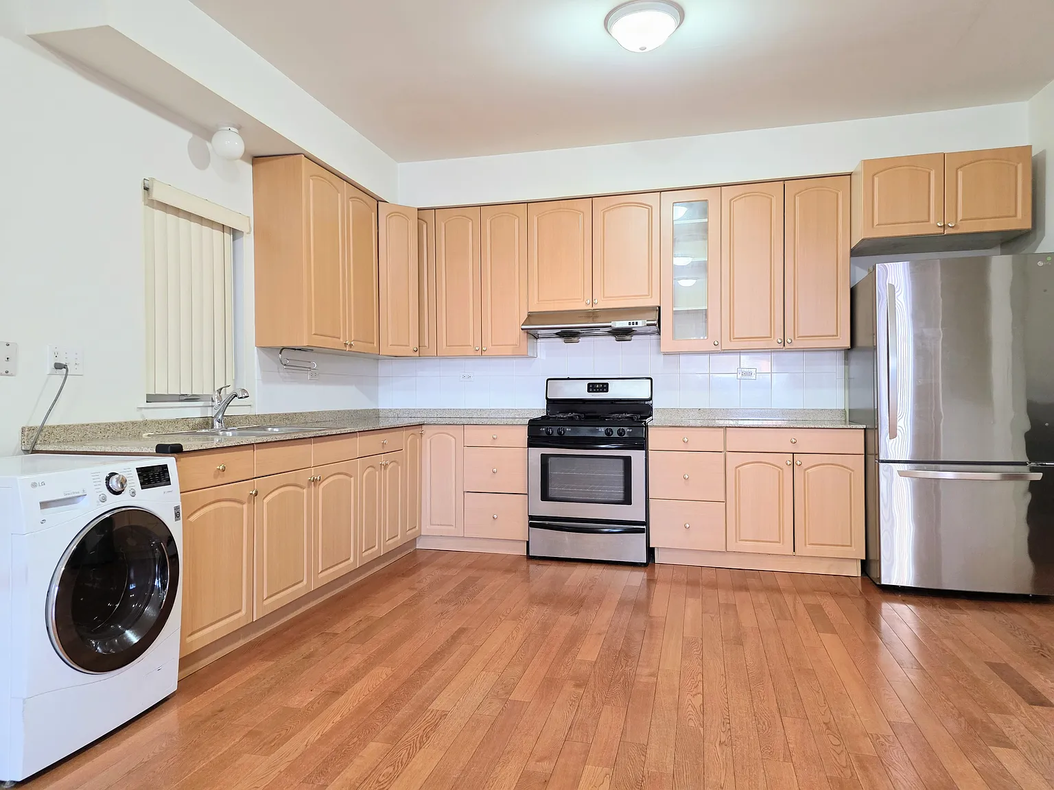 705 W 31st St APT 1E photo 1