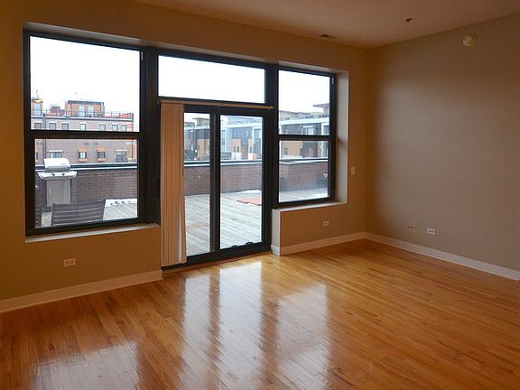 4th image of 2 S Leavitt St Unit 205