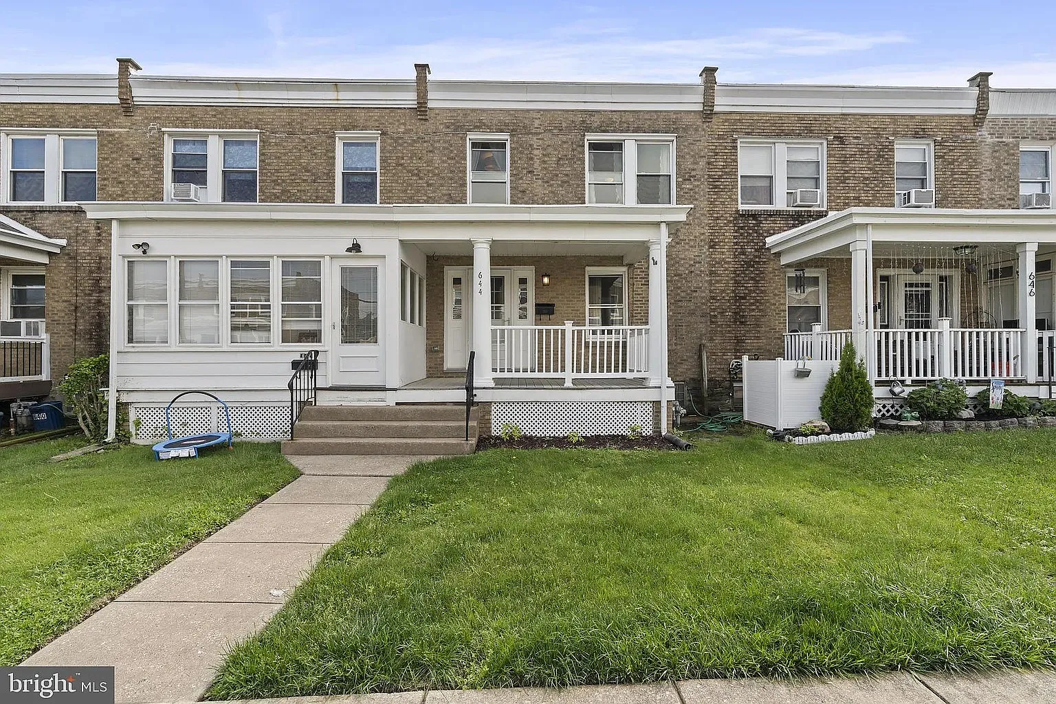 3 bed, 1360 sqft, $2,550 — Photo 1