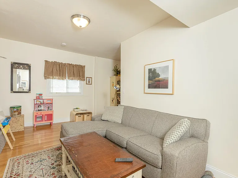 9 P St #1 — Photo 4