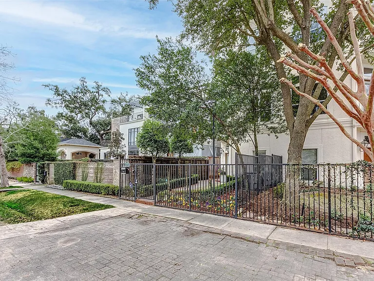 6315 Rodrigo St — Photo 1