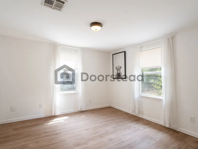 1109 Spur St — Photo 11
