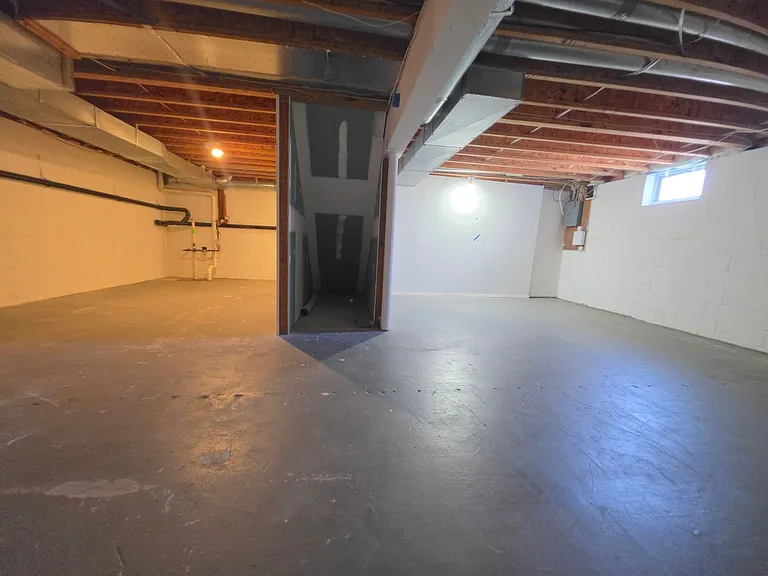 204 Barclay Ct — Photo 29